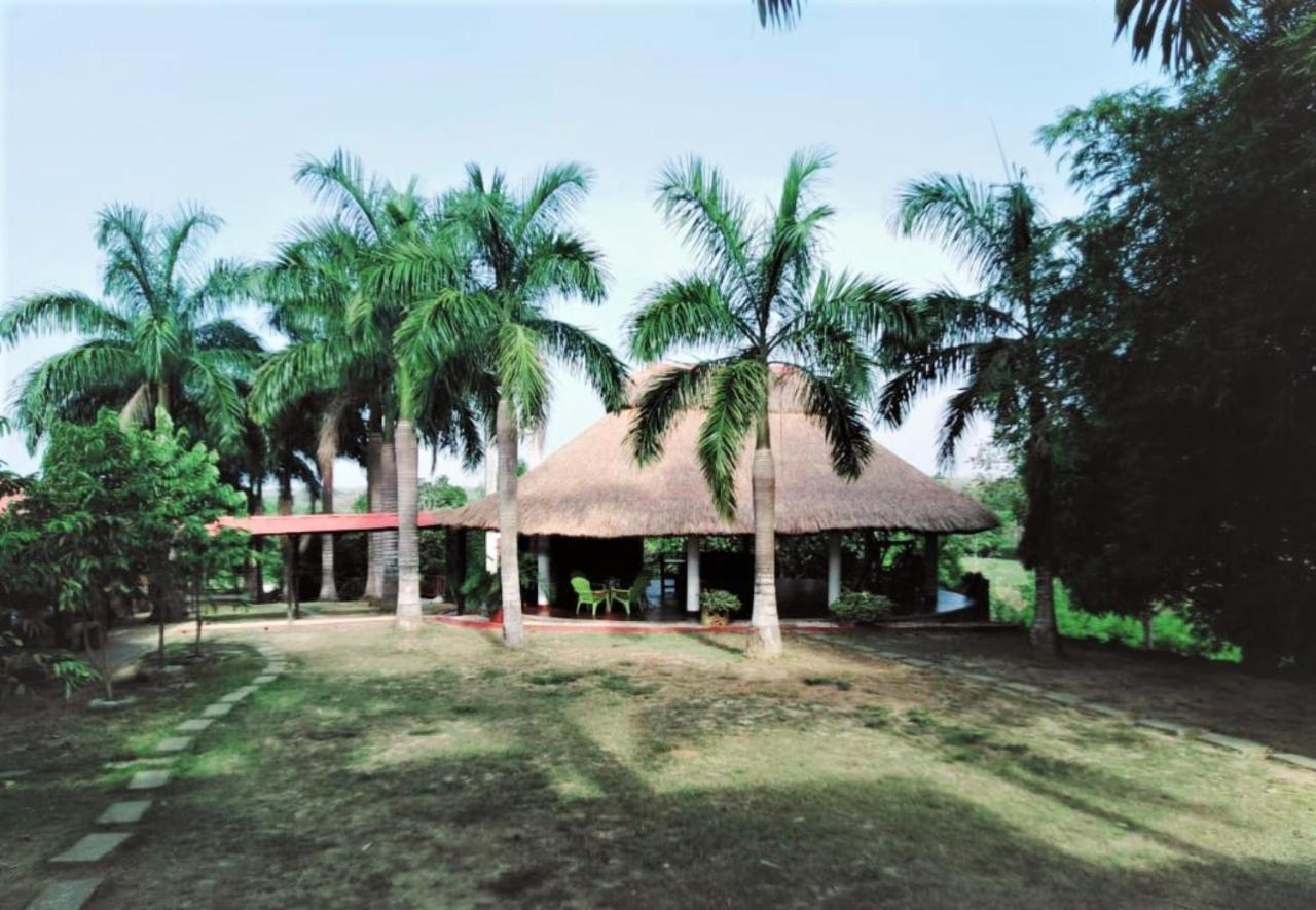 Casa Campo Emaus Caucasia Bagian luar foto