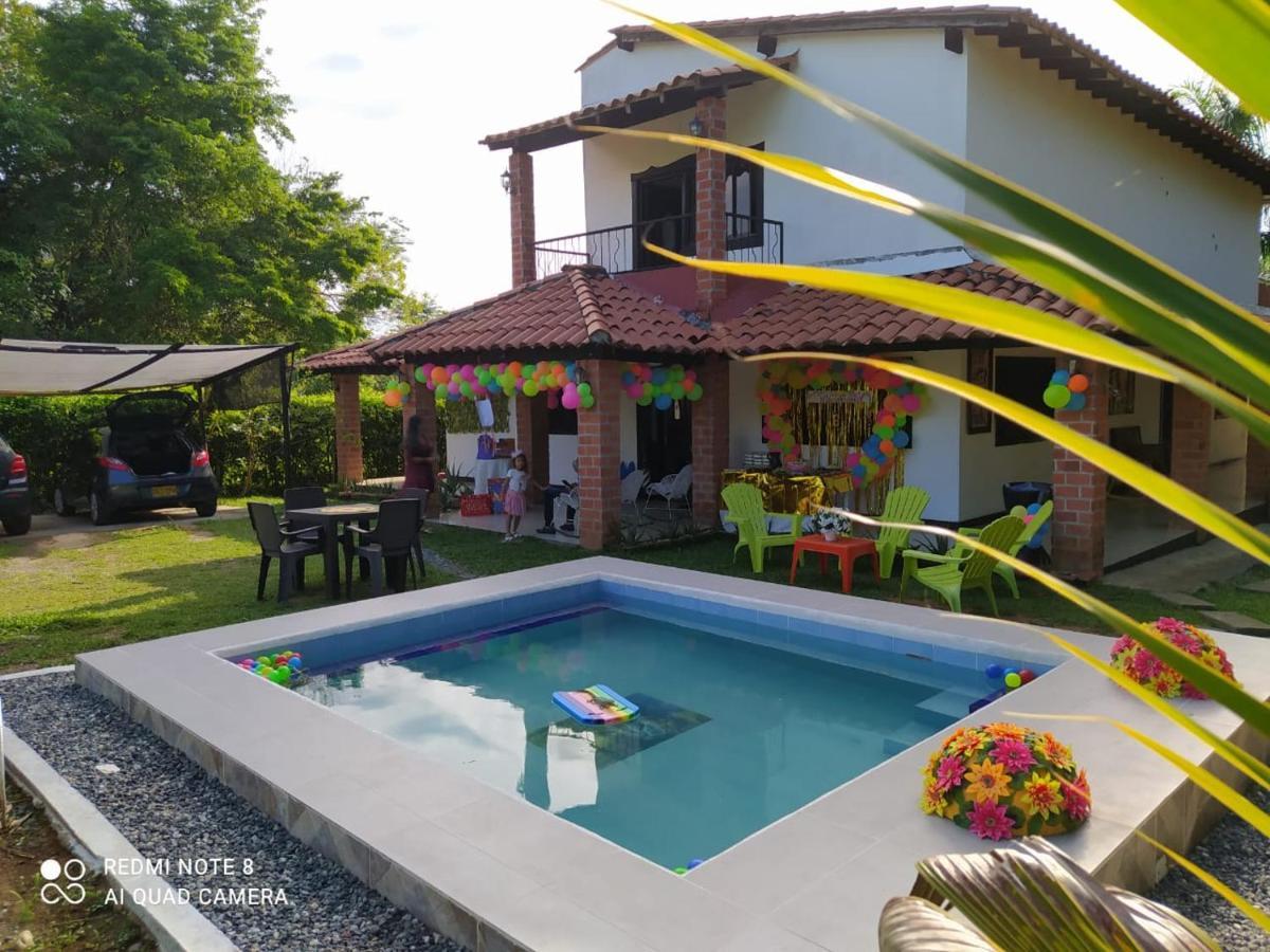 Casa Campo Emaus Caucasia Bagian luar foto