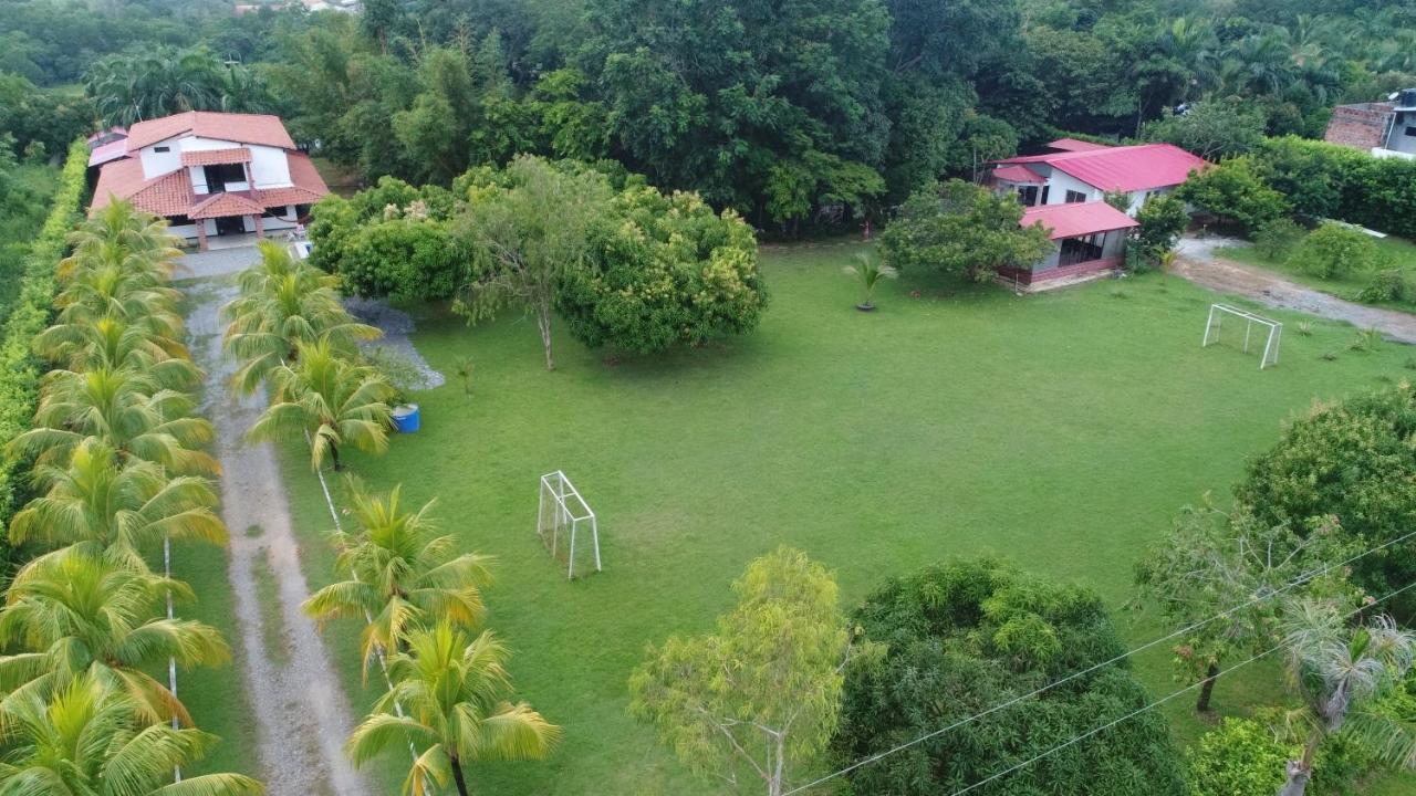 Casa Campo Emaus Caucasia Bagian luar foto
