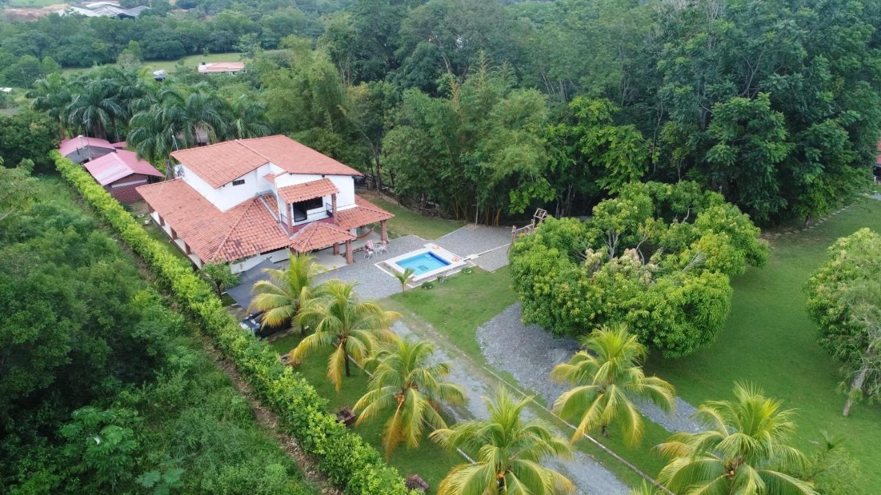 Casa Campo Emaus Caucasia Bagian luar foto