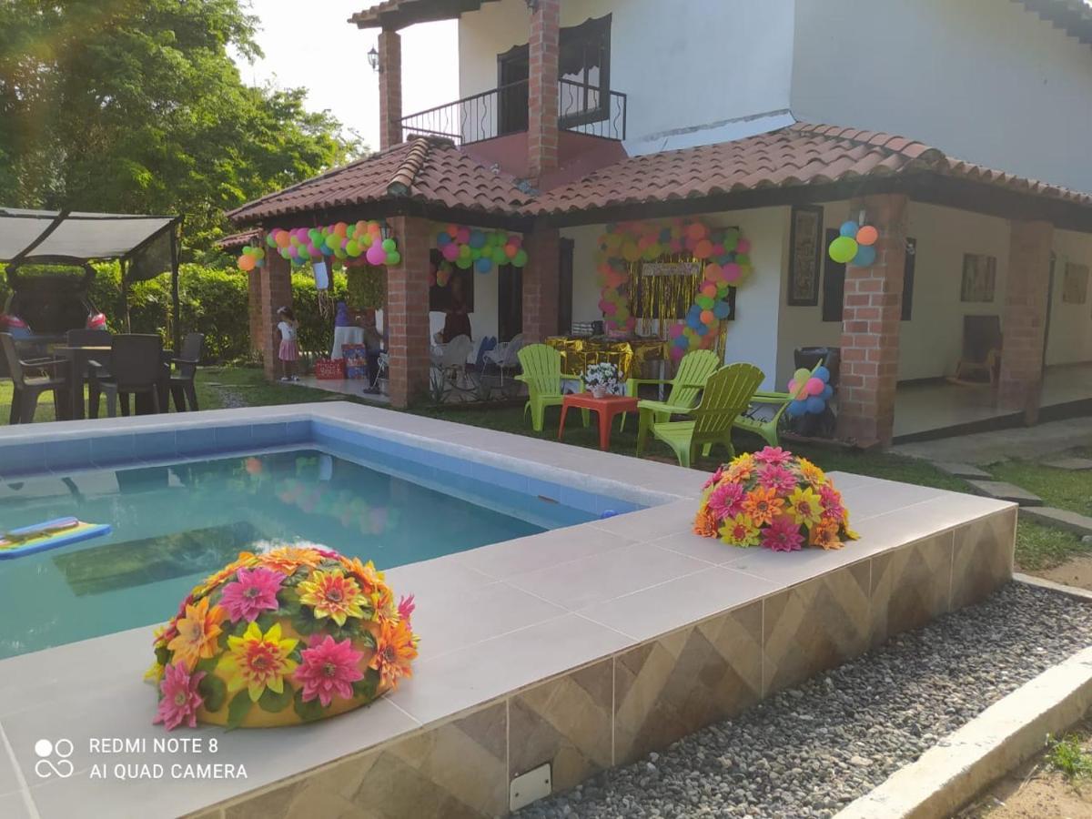 Casa Campo Emaus Caucasia Bagian luar foto